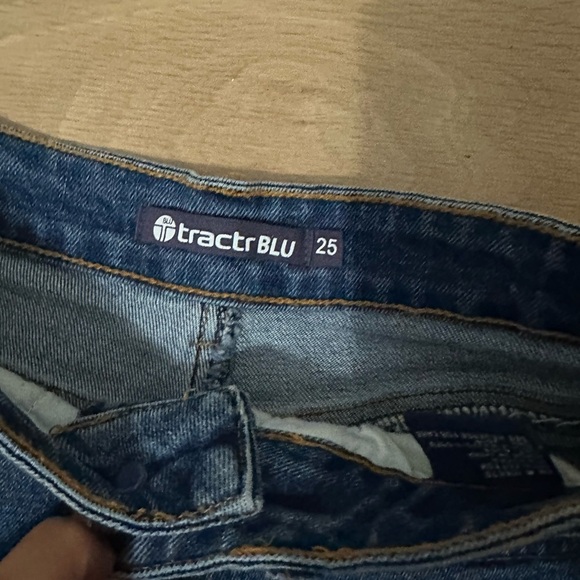 Tractr Women's Denim Shorts - Picture 3 of 4
